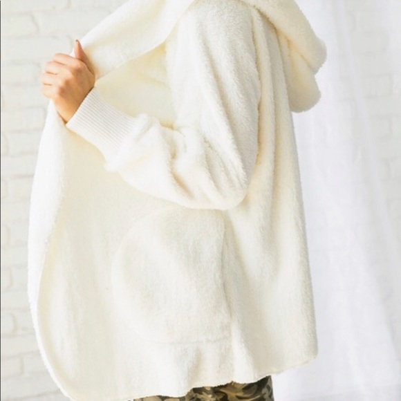 💥⬇️ NWT - WHITE Teddy Bear Fleece Cardigan Hoodie - Picture 5 of 8
